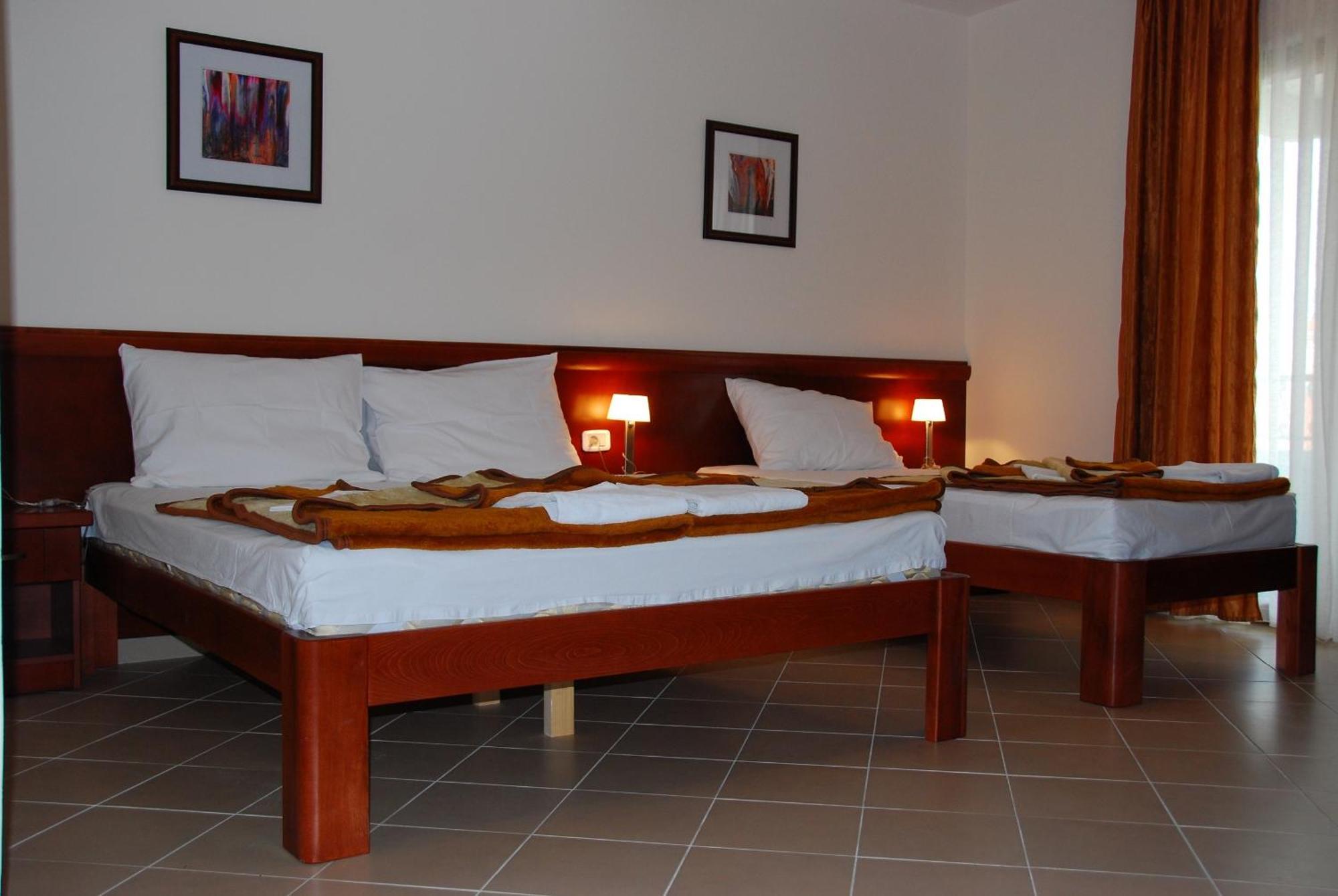 Apartments Krapina Budua Esterno foto