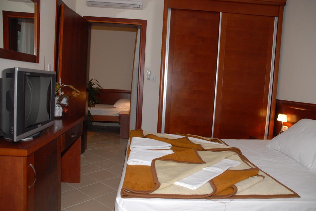 Apartments Krapina Budua Esterno foto