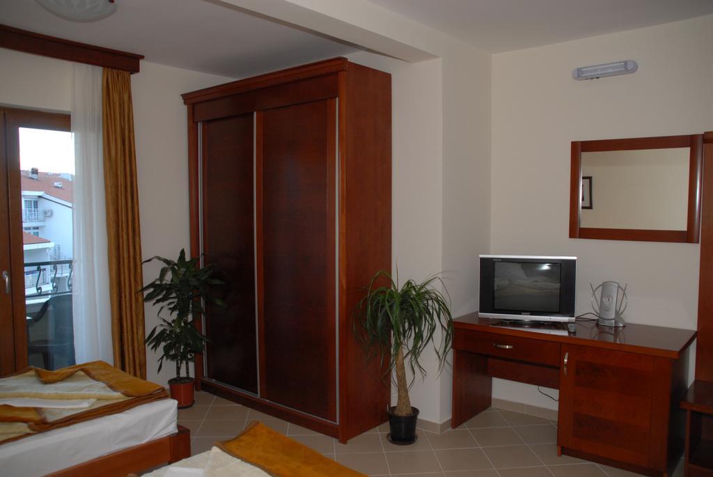 Apartments Krapina Budua Esterno foto