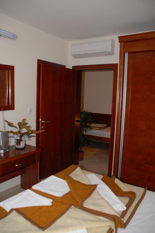 Apartments Krapina Budua Esterno foto