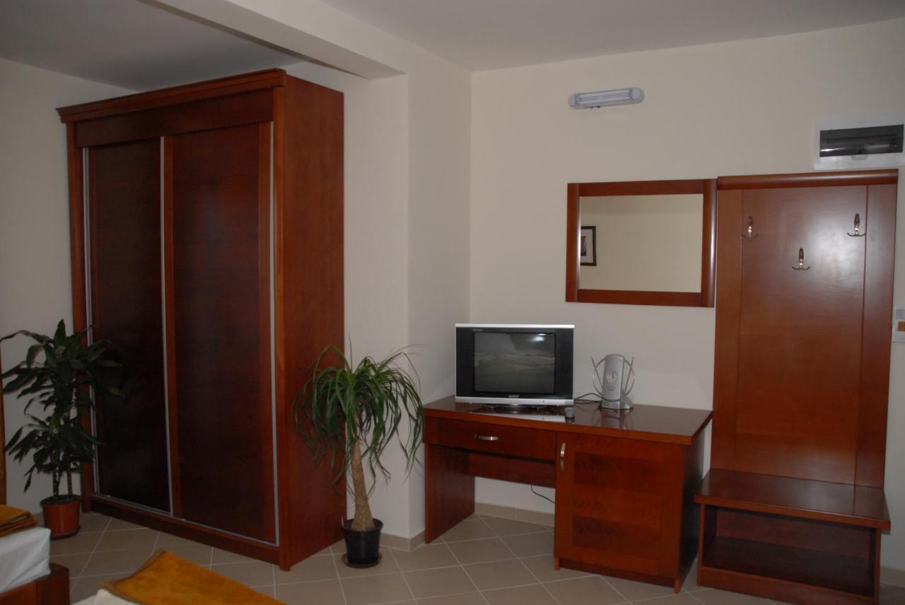 Apartments Krapina Budua Esterno foto